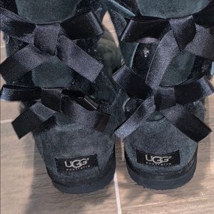 Black bailey bow ugg boots